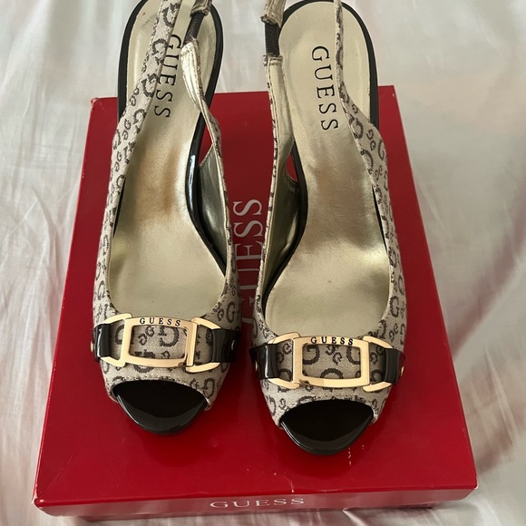 BRAND NEW GUESS HEELS SIZE 6 - Picture 5 of 5